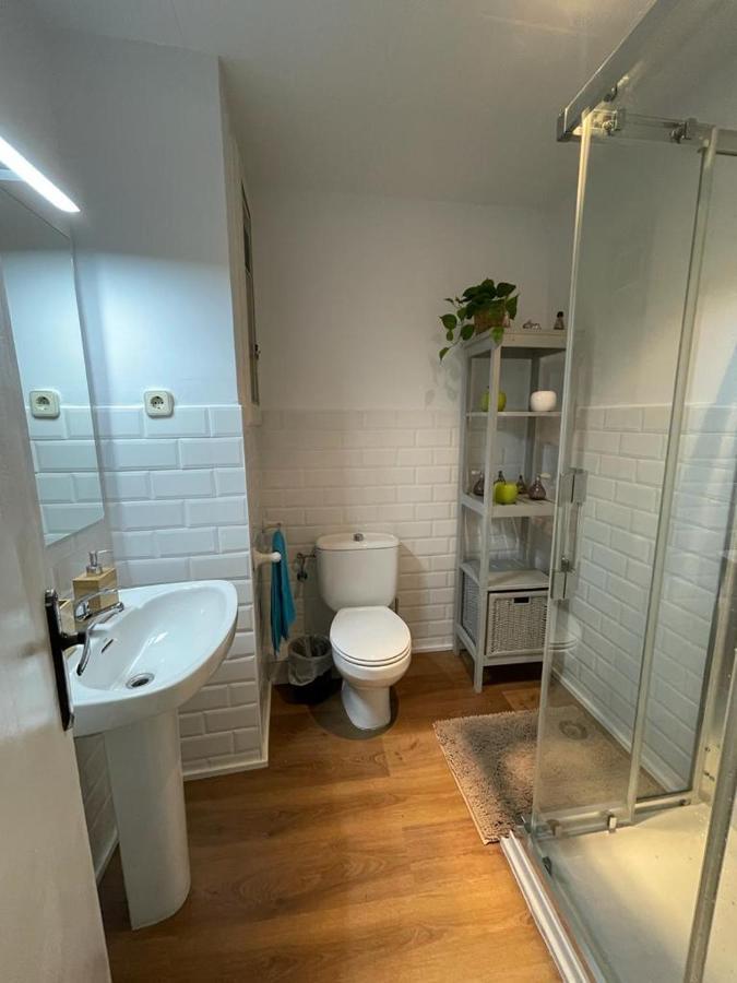 Urgel Habitaciones Barcelona Luaran gambar