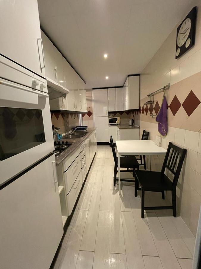 Urgel Habitaciones Barcelona Luaran gambar