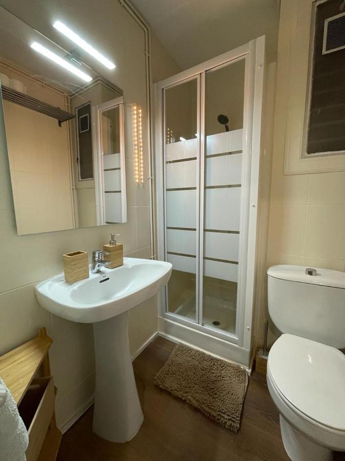 Urgel Habitaciones Barcelona Luaran gambar