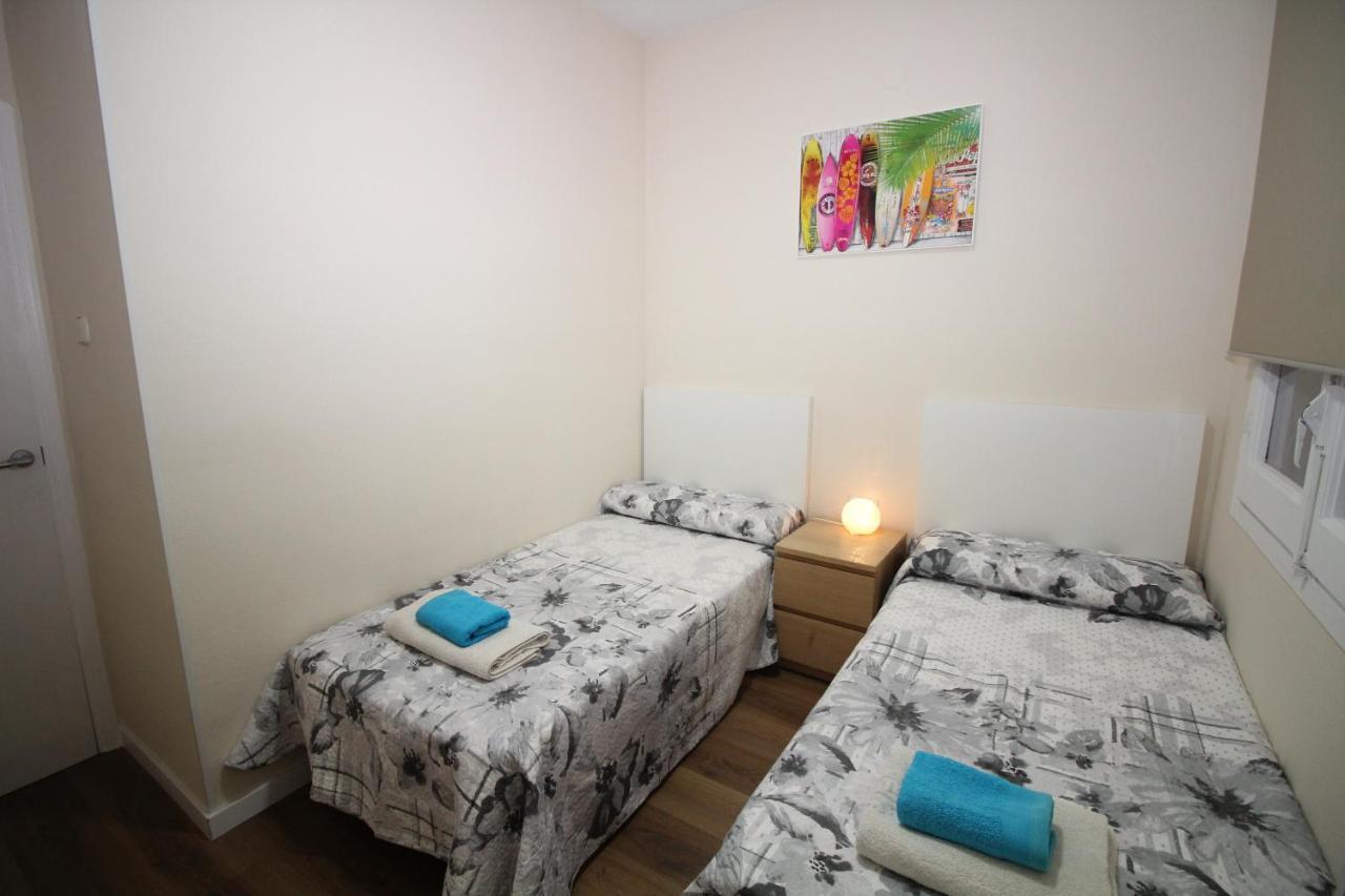 Urgel Habitaciones Barcelona Luaran gambar