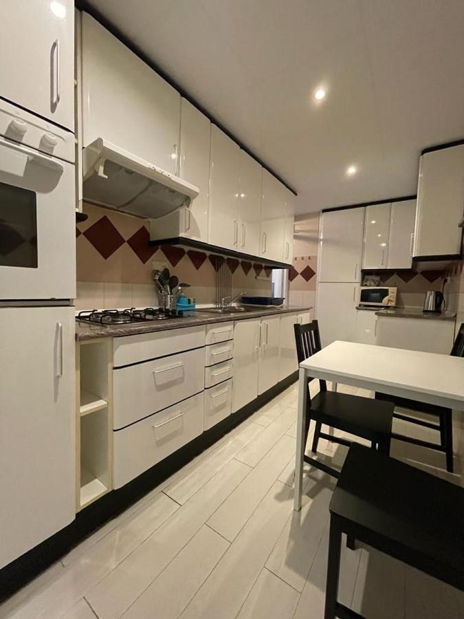 Urgel Habitaciones Barcelona Luaran gambar