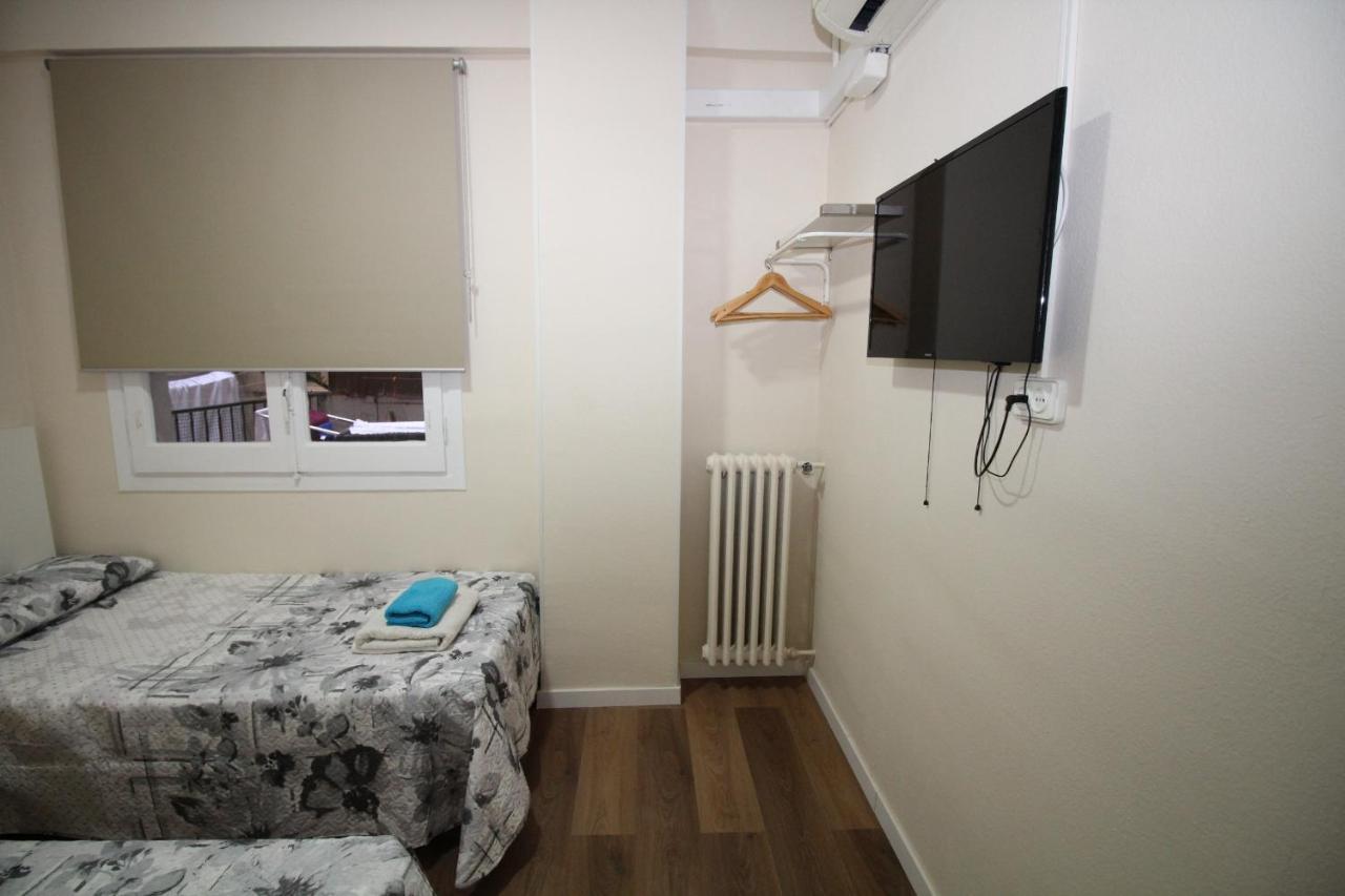 Urgel Habitaciones Barcelona Luaran gambar
