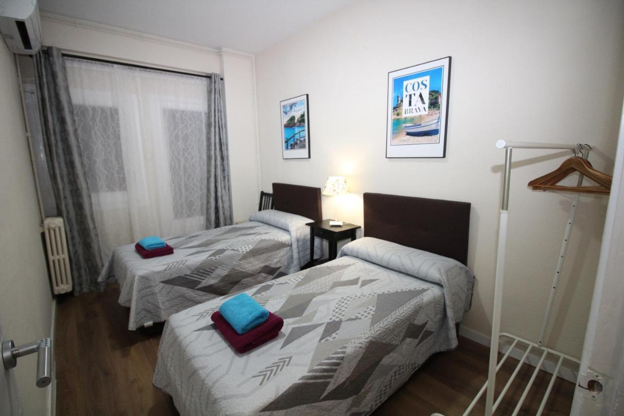 Urgel Habitaciones Barcelona Luaran gambar